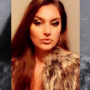 Meet your Posher, Ara